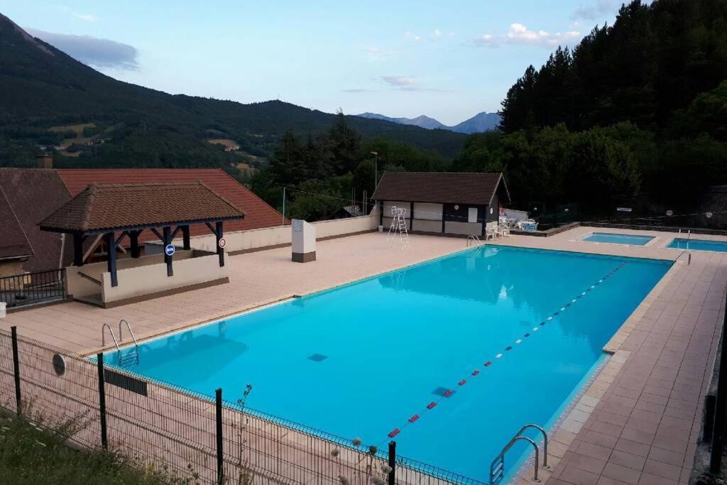 Gite "Entre Champsaur Et Valgodemard" Saint-Jacques-en-Valgodemard Екстериор снимка